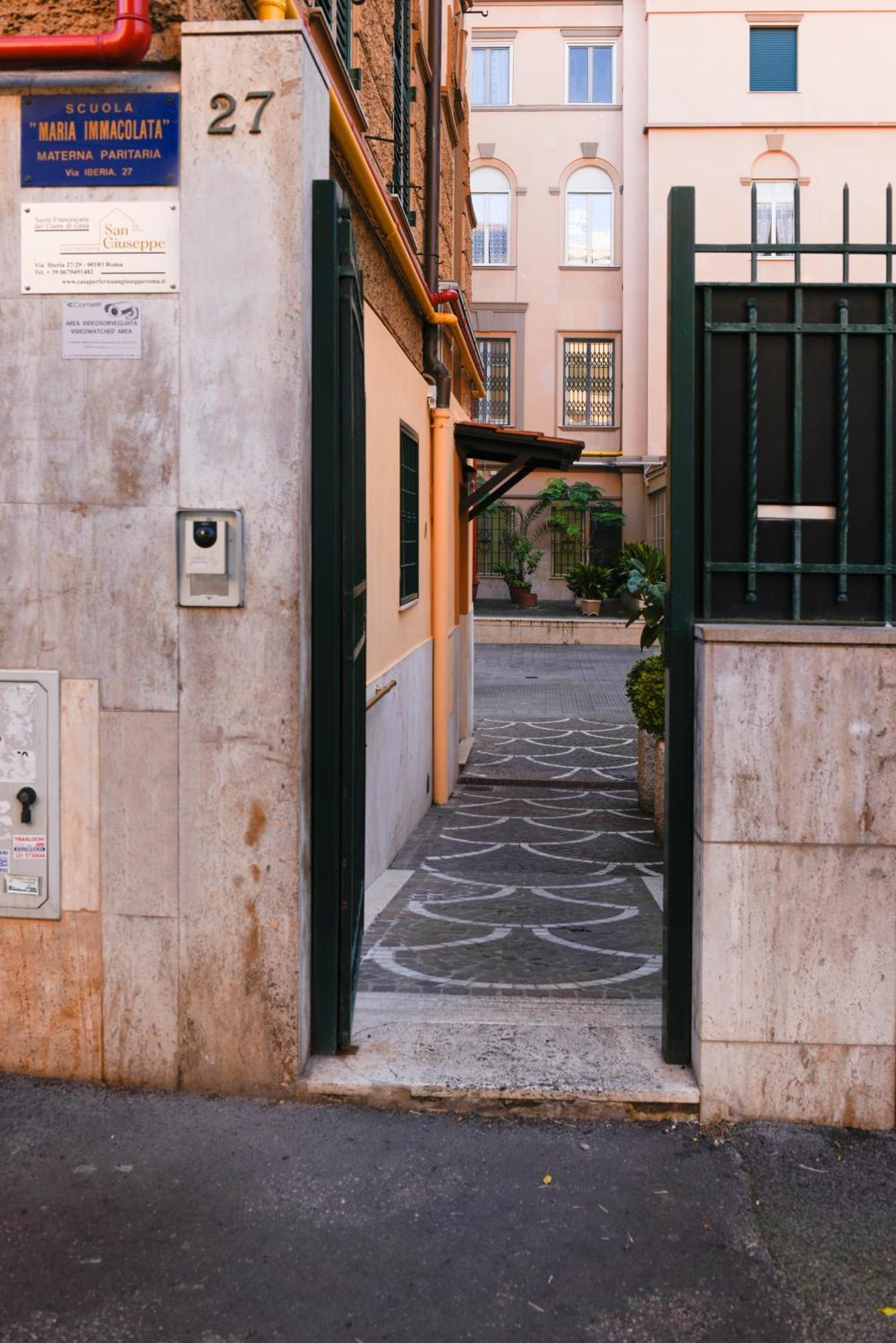 Casa San Giuseppe Hotel Rome Bagian luar foto